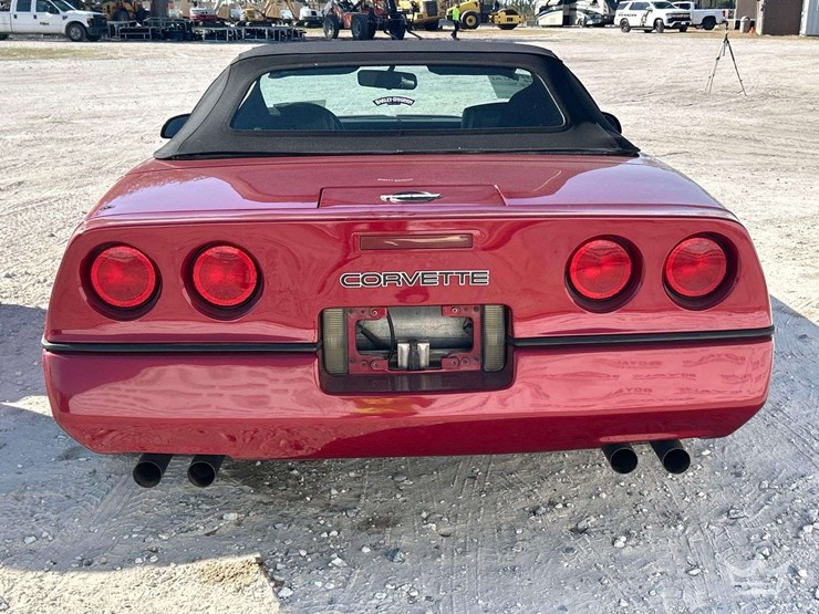1989-corvette-convertible-image-21