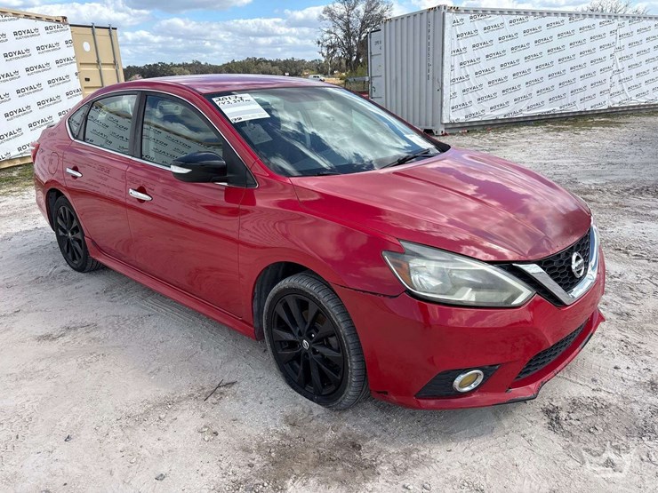 2017-nissan-sentra-sr-sedan-image-2