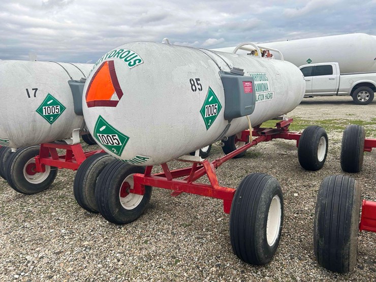 1000-gal.-nh3-tank-on-gear-#85-sells-offsite-image-7