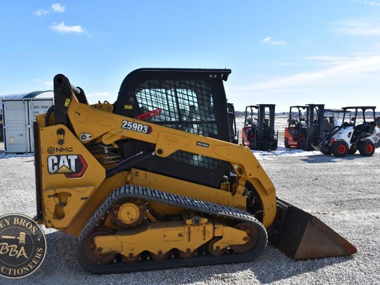 2022-caterpillar-259d3-image-16
