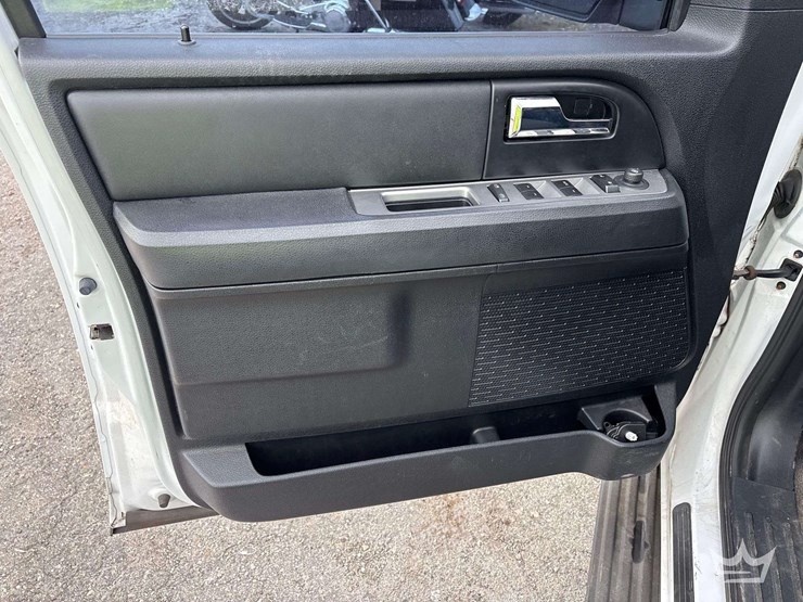 2017-ford-expedition-image-14