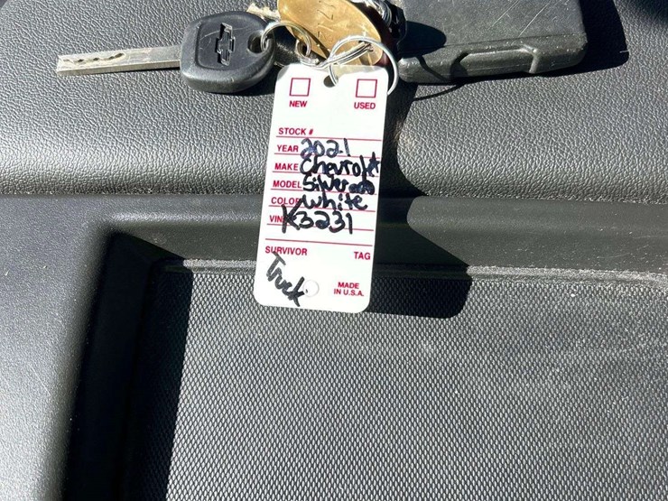 2021-chevrolet-silverado-1500-image-35