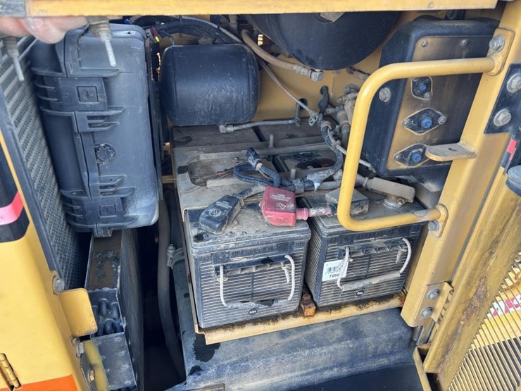 caterpillar-143h-image-64