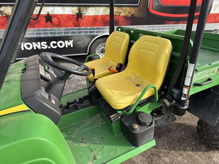 john-deere-gator-image-12