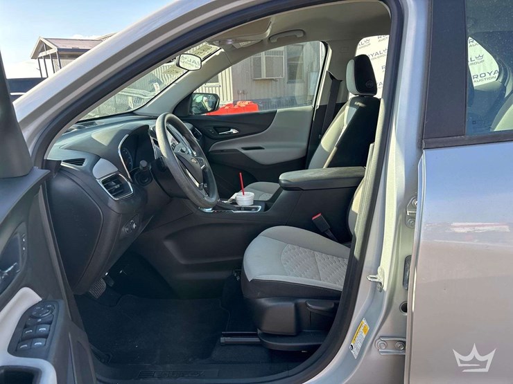 2021-chevrolet-equinox-image-12