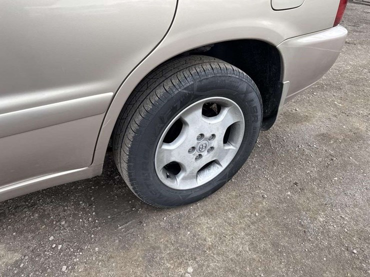 2005-toyota-highlander-image-8