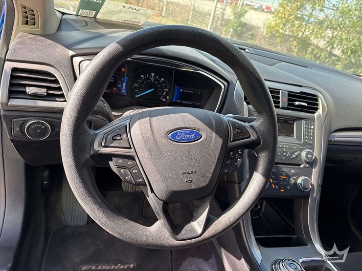 2017-ford-fusion-hybrid-sedan-image-11