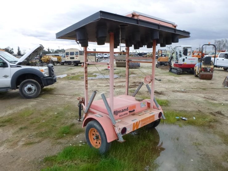 allmand-towable-arrow-board-image-4