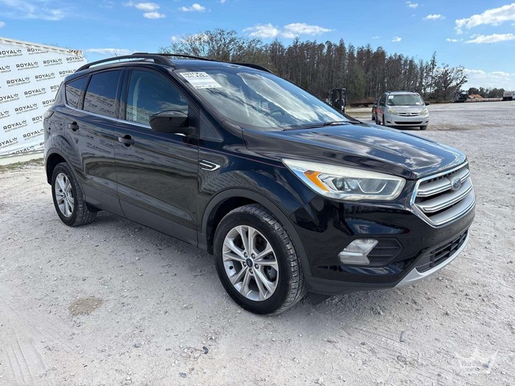 2017-ford-escape-image-2