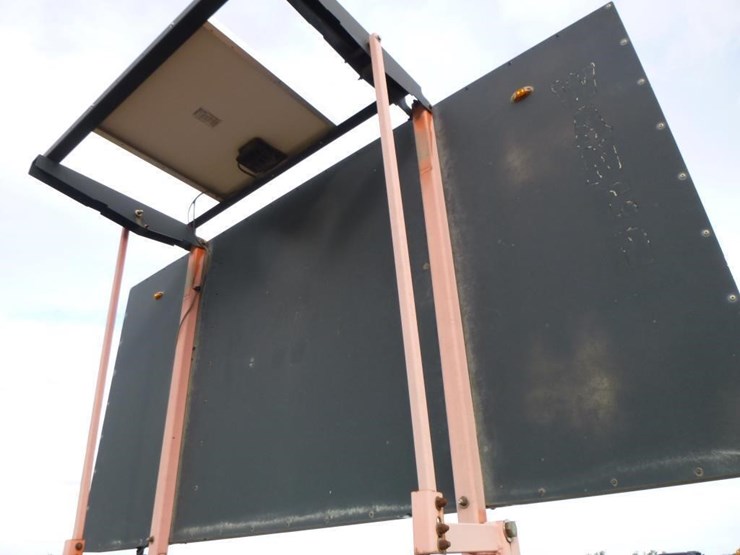 wanco-wtsp-towable-arrow-board-image-9