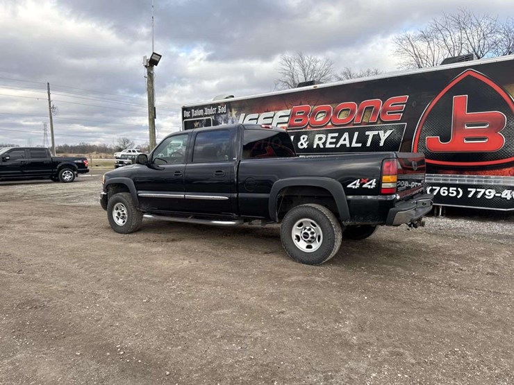 2005-gmc-sierra-2500-image-2