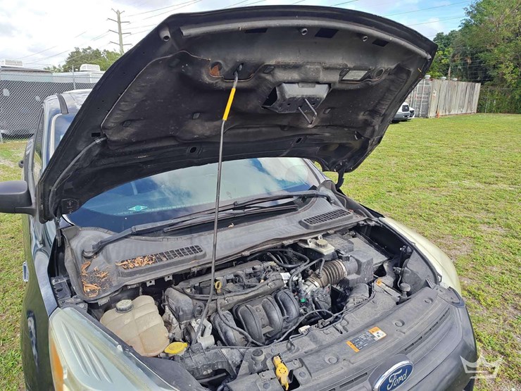 2014-ford-escape-image-32