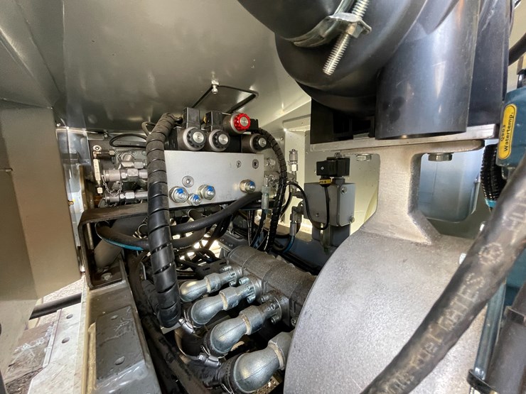 #8550-•-2023-omme-2750-rxbdj-hybrid-tracked-aerial-lift-image-76