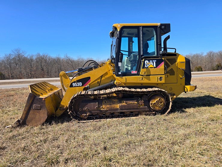 2015-caterpillar-953d-image-6