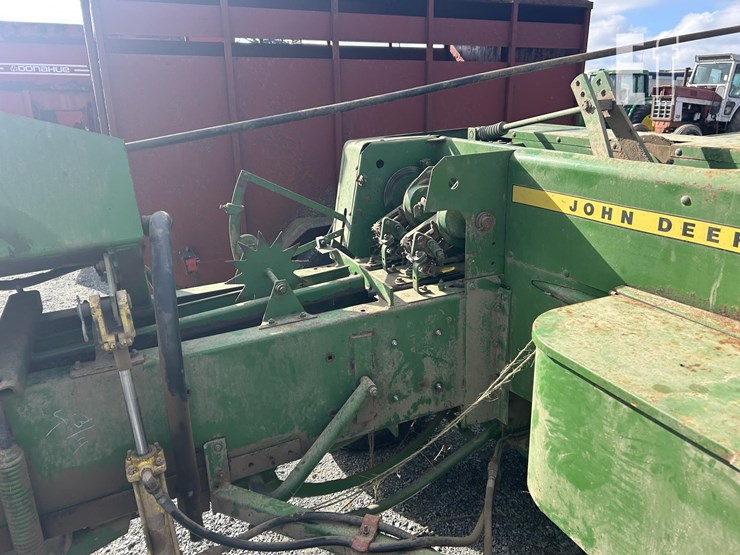 john-deere-336-image-7