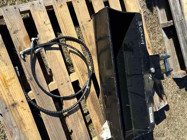 30"-hydraulic-tilting-cleanout-bucket-excavator-attachment-image-1