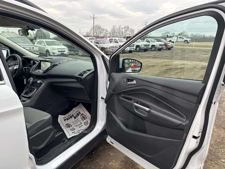 2014-ford-escape-se-image-19