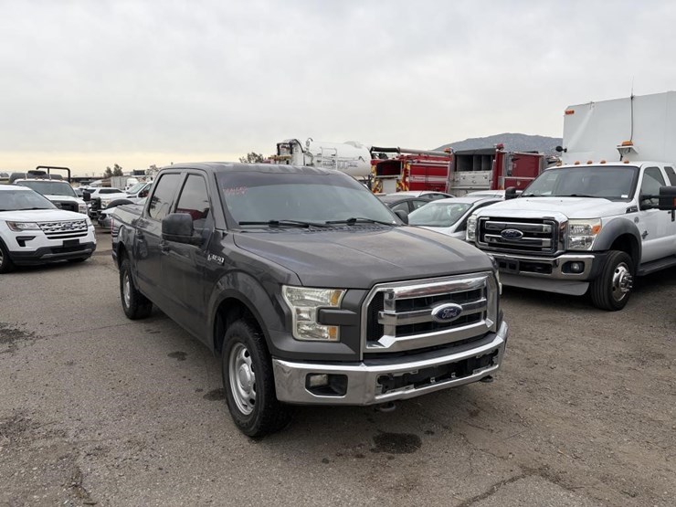 2015-ford-f150-xlt-image-2