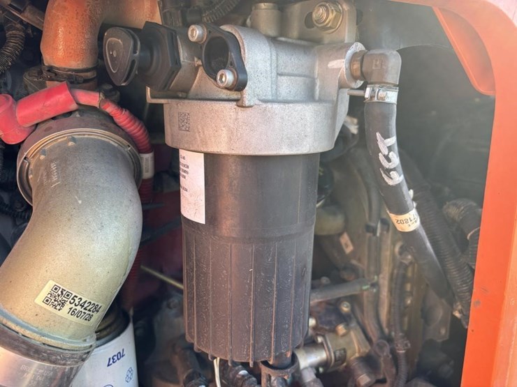 2017-jlg-8042-image-44