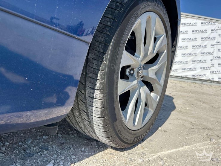 2015-hyundai-genesis-3.8-coupe-image-24