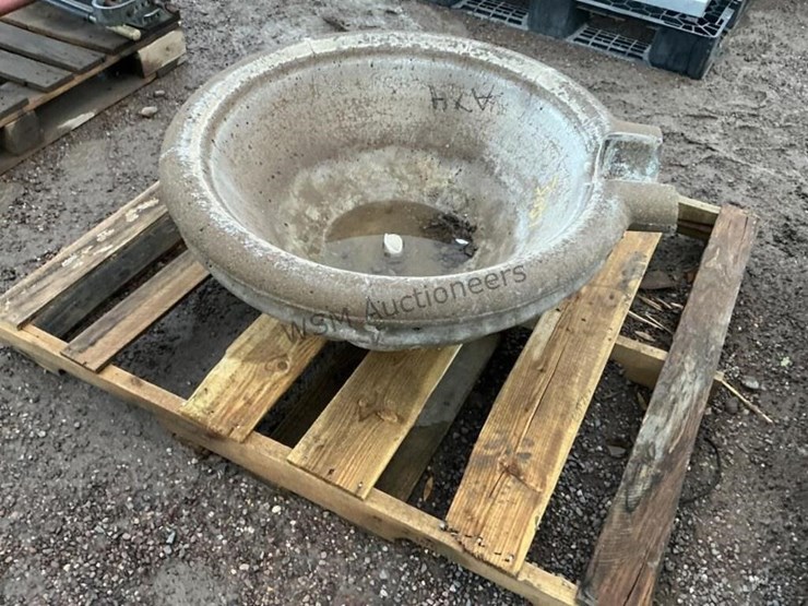 concrete-fountain-bowl-image-3