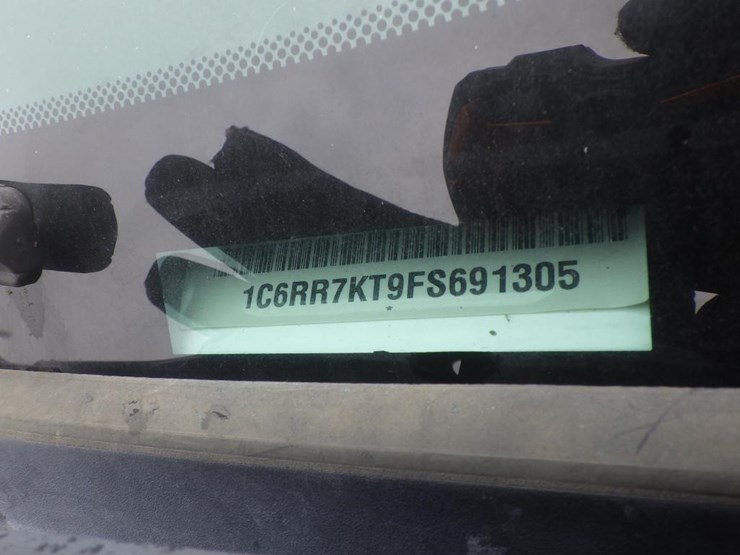 2015-dodge-1500-image-15