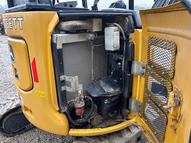 2022-deere-30g-image-16