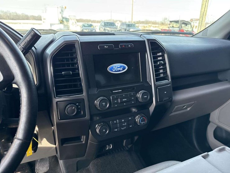 2019-ford-f150-xlt-image-14