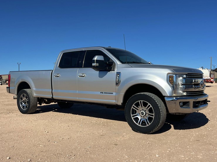 2018-ford-f350-sd-image-1