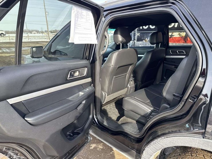 2016-ford-explorer-xlt-image-17