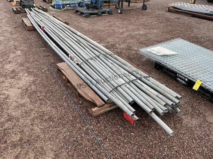 bundle-of-galvanized-top-rail-image-2