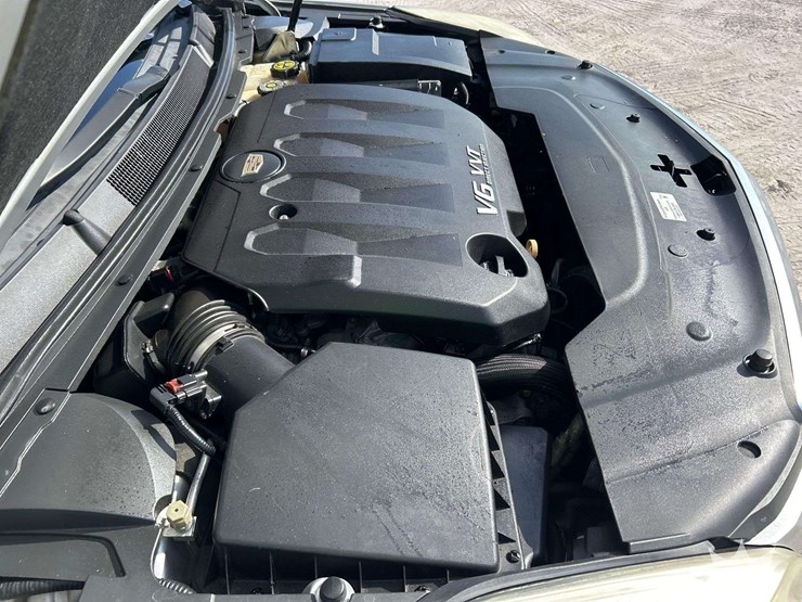 2016-cadillac-xts-sedan-image-8