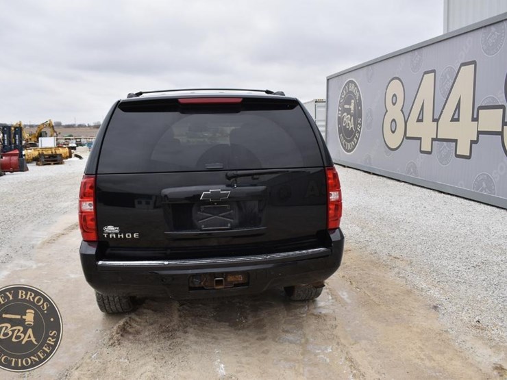 2013-chevrolet-tahoe-ls-image-7