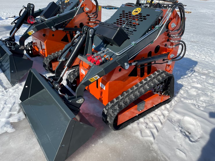 #5323-•-2025-ats--t460-mini-skid-steer-loader-image-2
