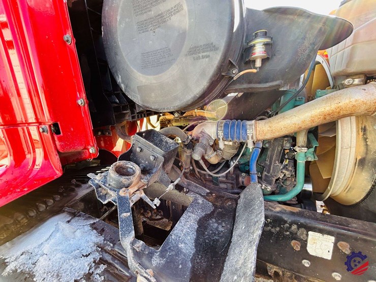 2011-volvo-truck-vhd-tri-axle-dump-truck-image-59