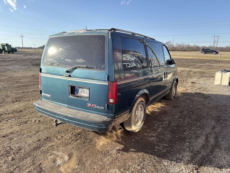 1995-gmc-safari-image-5