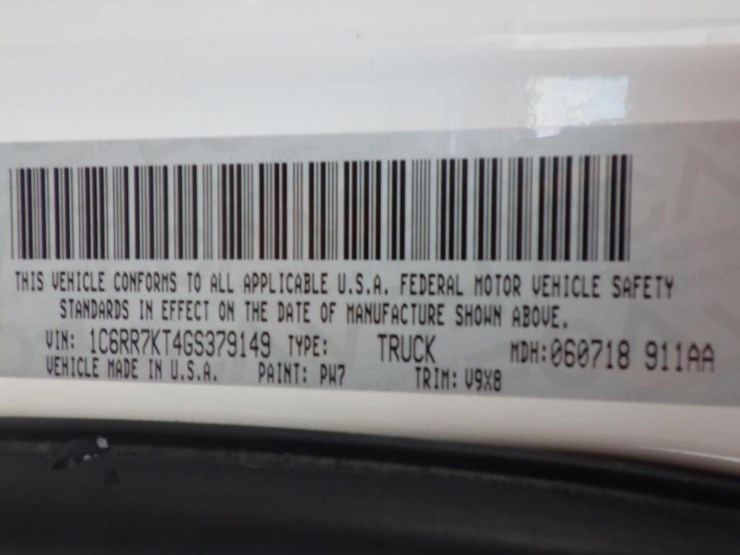 2016-dodge-1500-image-16