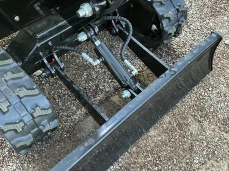 2025-miva-va15-mini-excavator-image-6