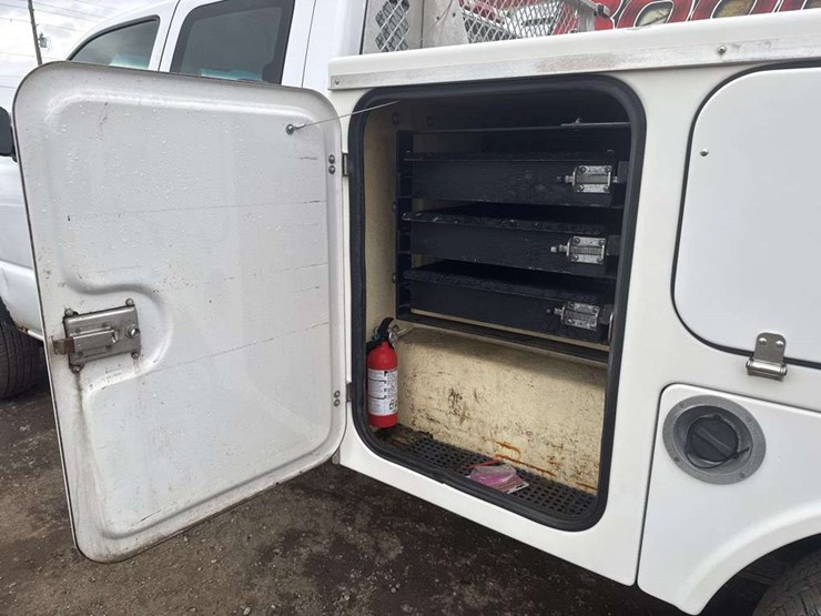 2005-gmc-sierra-2500-image-18