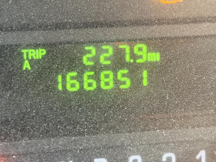 2011-ford-e350-image-16