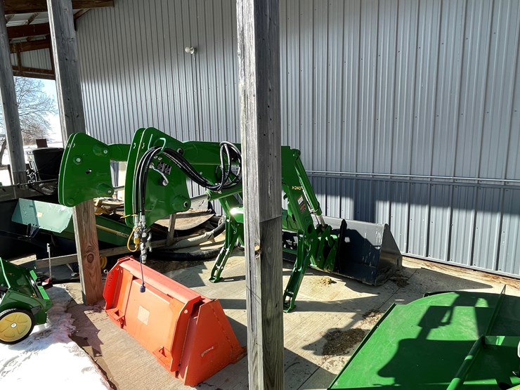 2015-john-deere-5075e-image-16