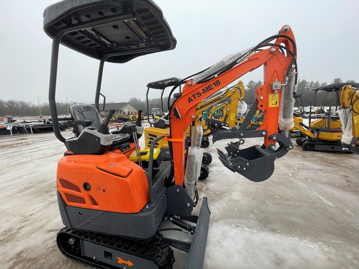 #5402-•-me18-mini-excavator-image-4