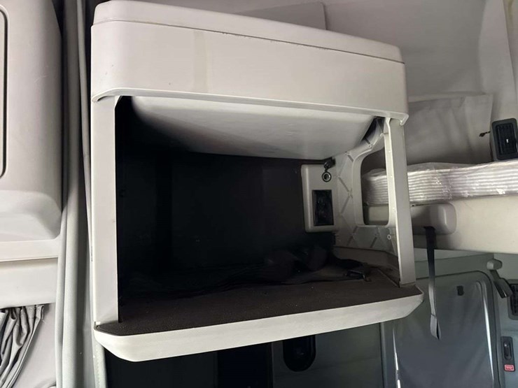 2019-kenworth-t680-image-36