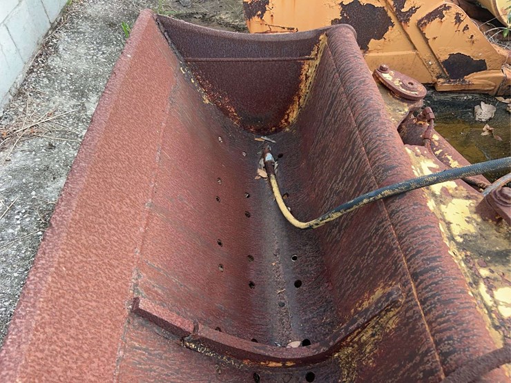 71”-hydraulic-bucket-image-6