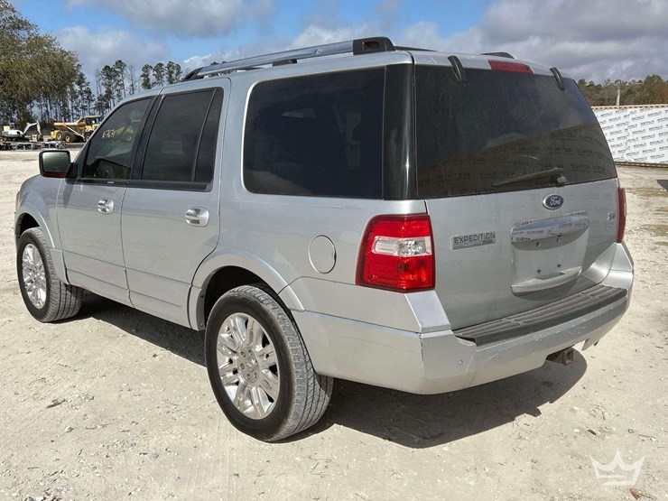 2011-ford-expedition-image-4
