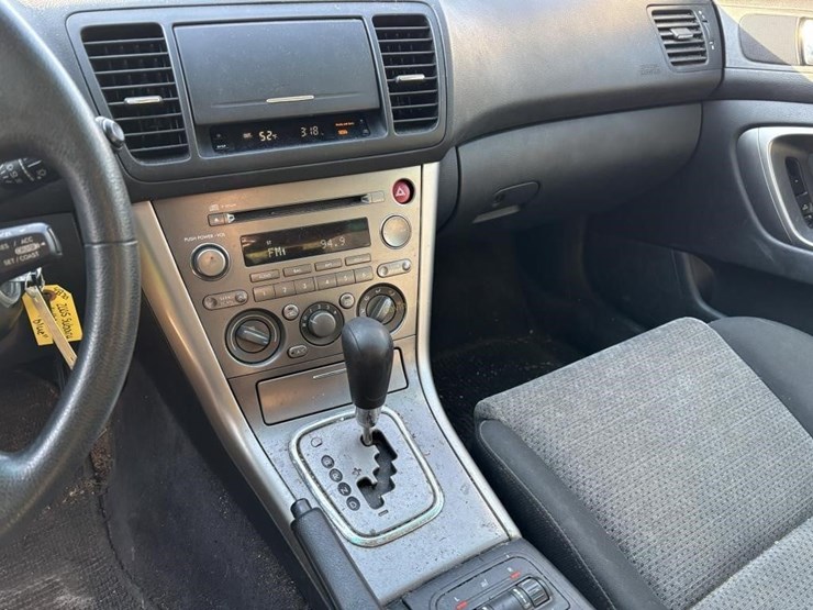 2005-subaru-outback-suv-image-11