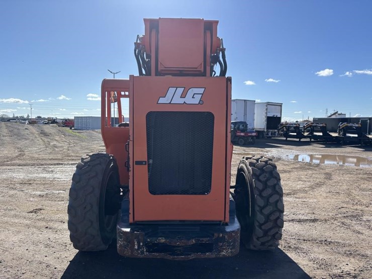 2017-jlg-8042-image-8