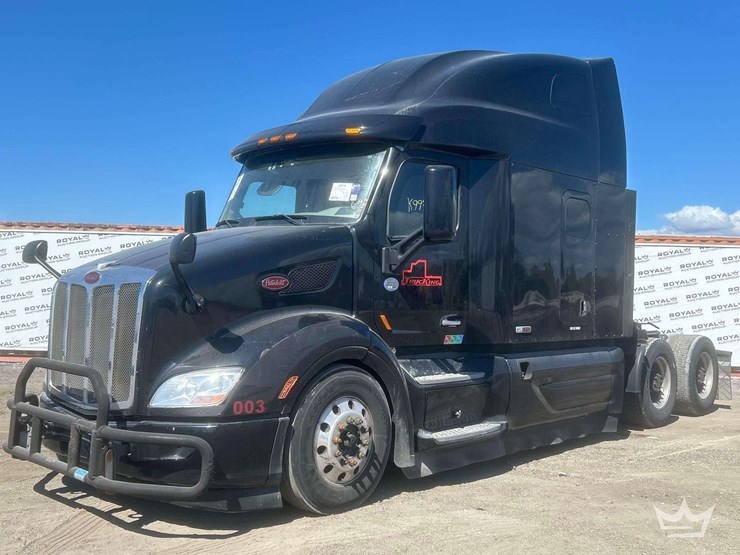 2020-peterbilt-579-image-1