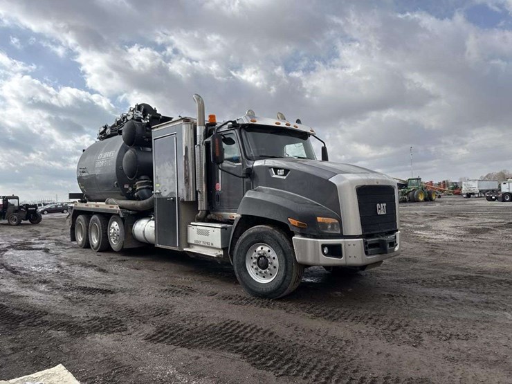 2016-caterpillar-ct660-image-6