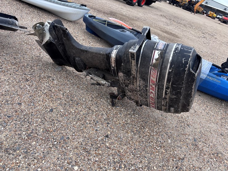 #33892-•-mercury-65-hp-boat-motor-|-parts-or-repair-image-2